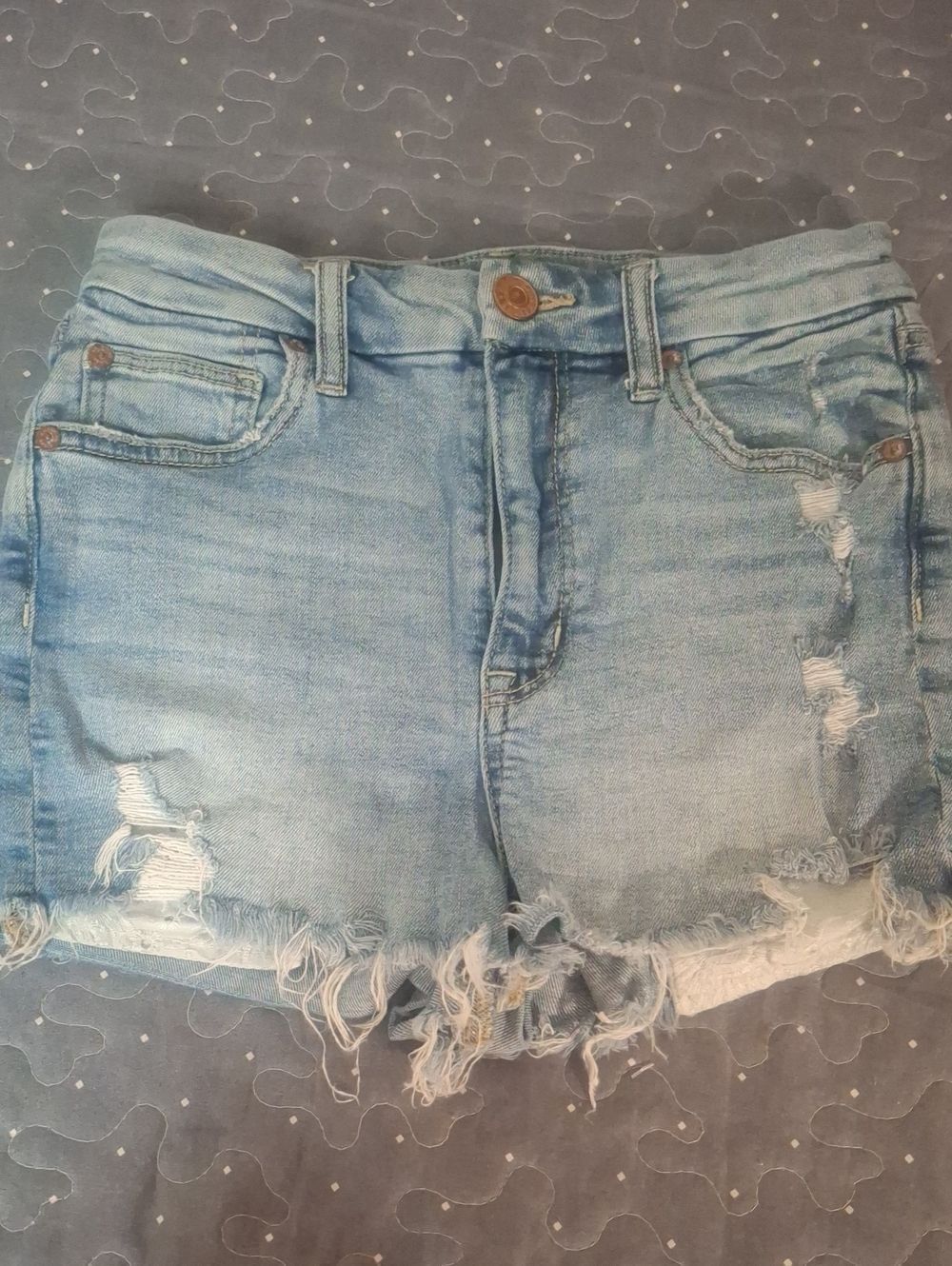 American Eagle Curvy Hi Rise Shortie Light Blue Distressed Denim Shorts size 2